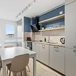 Cozy Grand Luxury - Coresi Promenade Apartman *