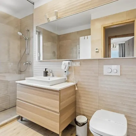 Cozy Grand Luxury - Coresi Promenade Apartman Brassó
